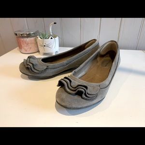 Hush puppies ruffle flat